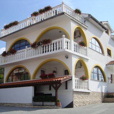 Villa Flora มาลินสกา ภายนอก รูปภาพ